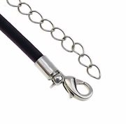 Halskæde af 3.5 mm silkesnor med forlænger. Sort. 47 cm