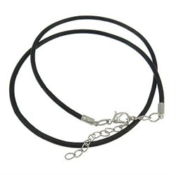 Halskæde af 3.5 mm silkesnor med forlænger. Sort. 47 cm