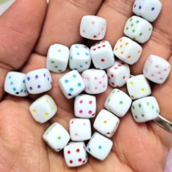 Terning perler. Akryl. Farve mix. 8 mm. 20 stk.