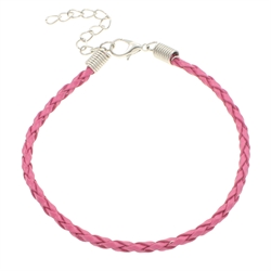 Armbånd af flettet kunstlæder. 20 cm. Pink