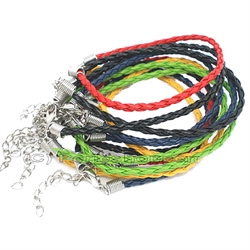 Armbånd af flettet kunstlæder. Farve mix. 20 stk.