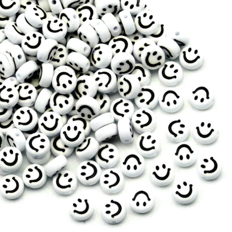 Smiley emoji Hvid med farver. 7 x mm. 50 stk.