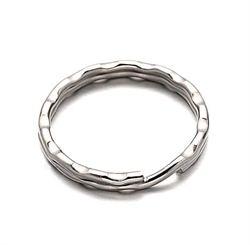 Nøglering. Hamret. Rustfri stål (304). 25 mm.