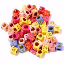 Bogstav perler med guld bogstaver. Mix. 6 mm. 250 stk.