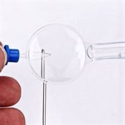 Nåletråder med lup-forstørrelses glas. Eksempel på brug