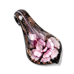 Glasvedhæng. Dråbe-blad med guldstøv og blomst. 56 mm. Lyserød