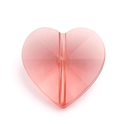 Vedhæng hjerte af facetteret glas. 14 mm. Rosa